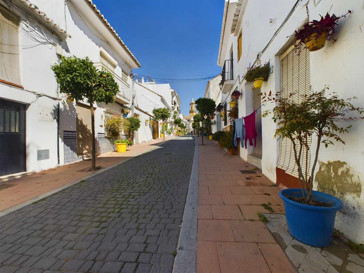 Townhouse for sale in Estepona R4654189