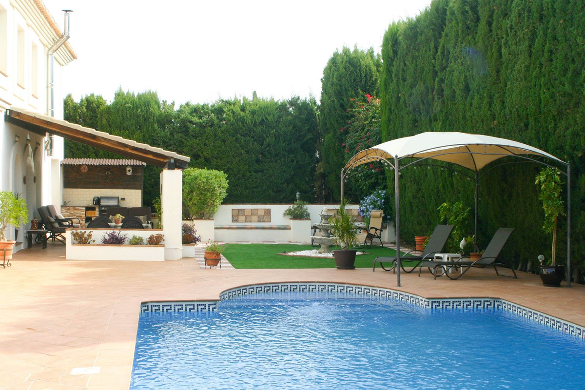 Villa te koop in Alhaurín el Grande R4657555