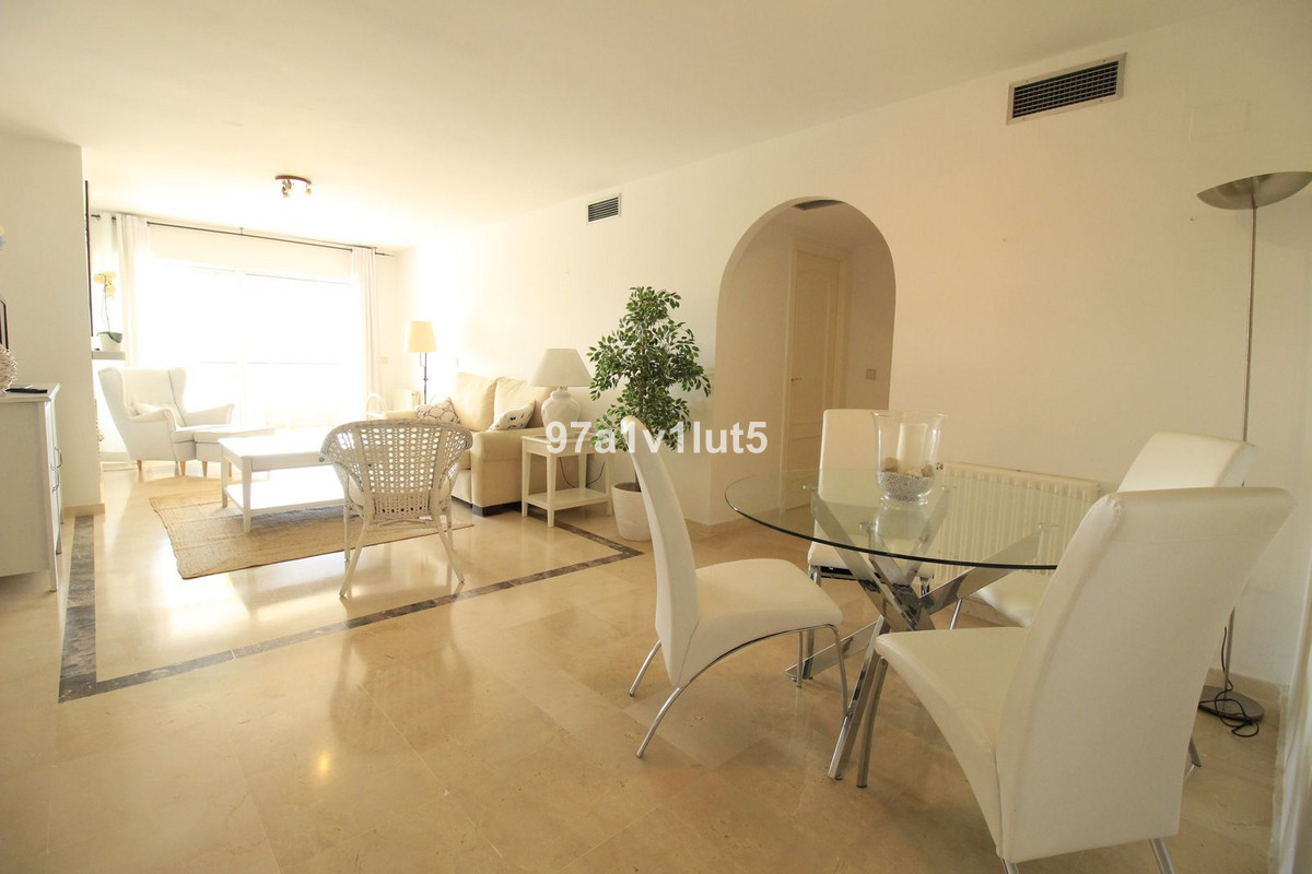 Elegant apartment in Guadalmina Alta.
The property has a hall that leads to the bright living room w, Spain