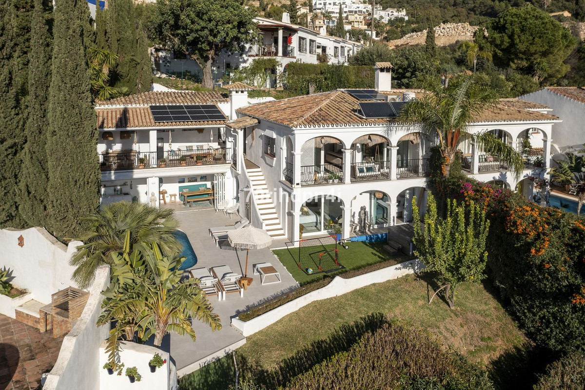 						Villa  Pareada
													en venta 
																			 en Istán
					