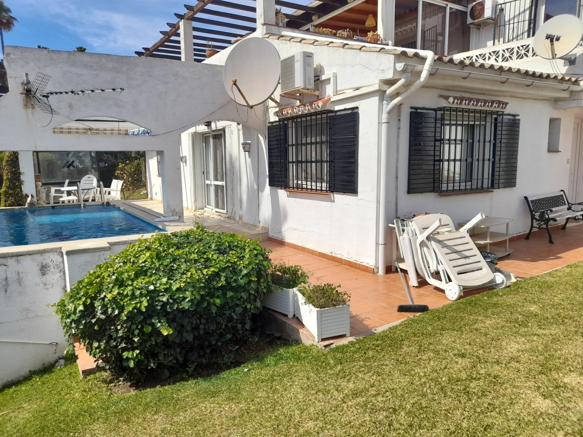 2 bedroom Apartment For Sale in El Faro, Málaga - thumb 2