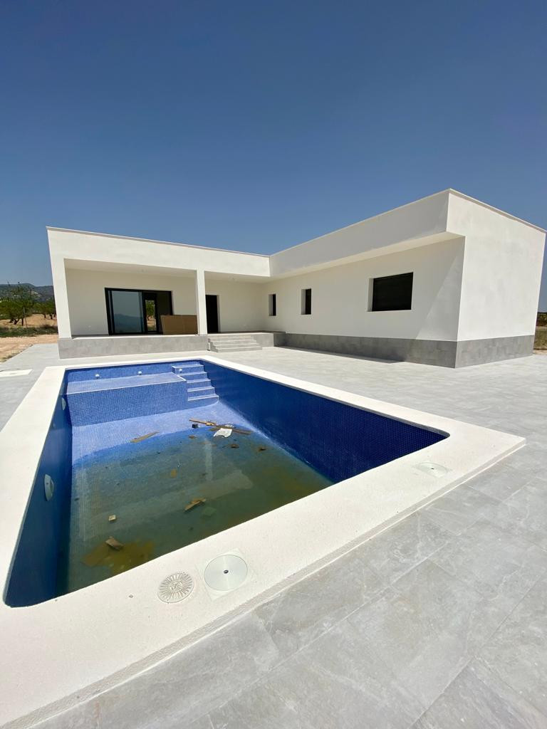 Welcome to this stunning, brand new villa located in the charming town of Pinoso, Alicante. This spa, Spain