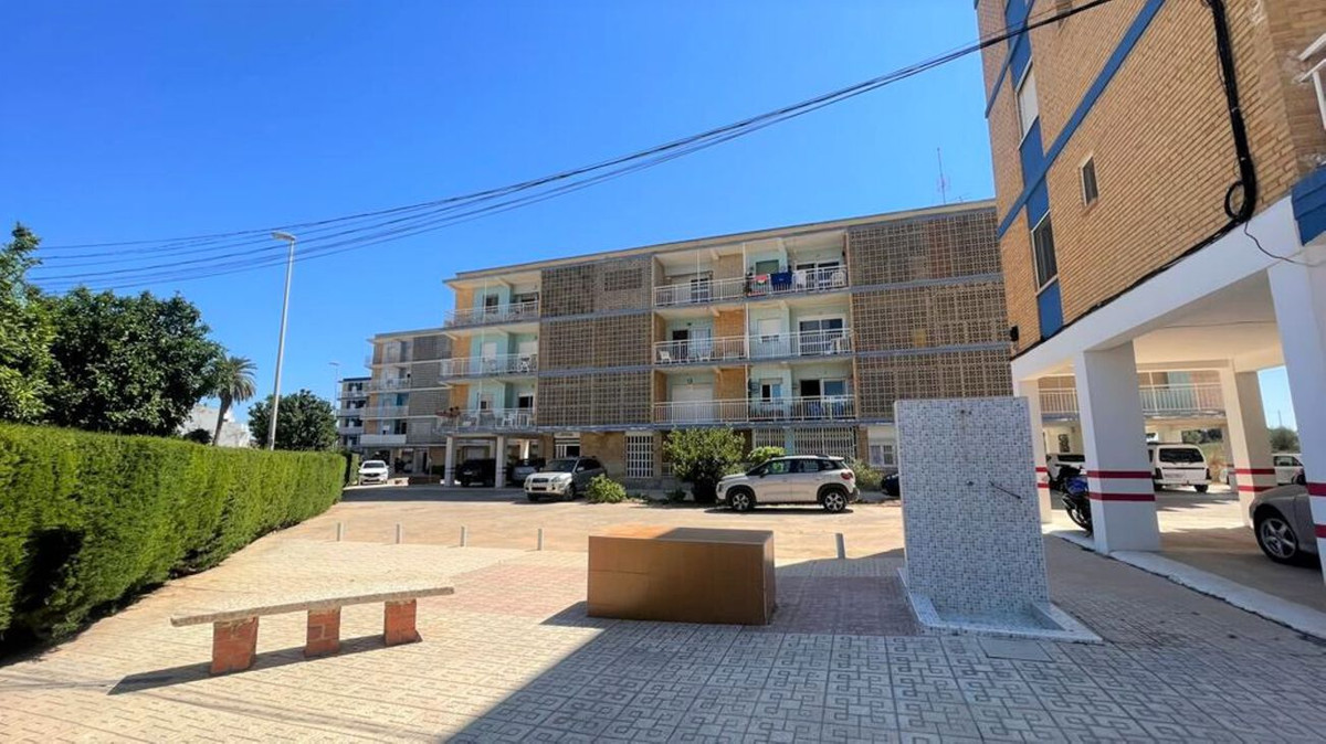 Fully furnished apartment & close to the beach in Punta Brava.
Renovated property with high qual, Spain