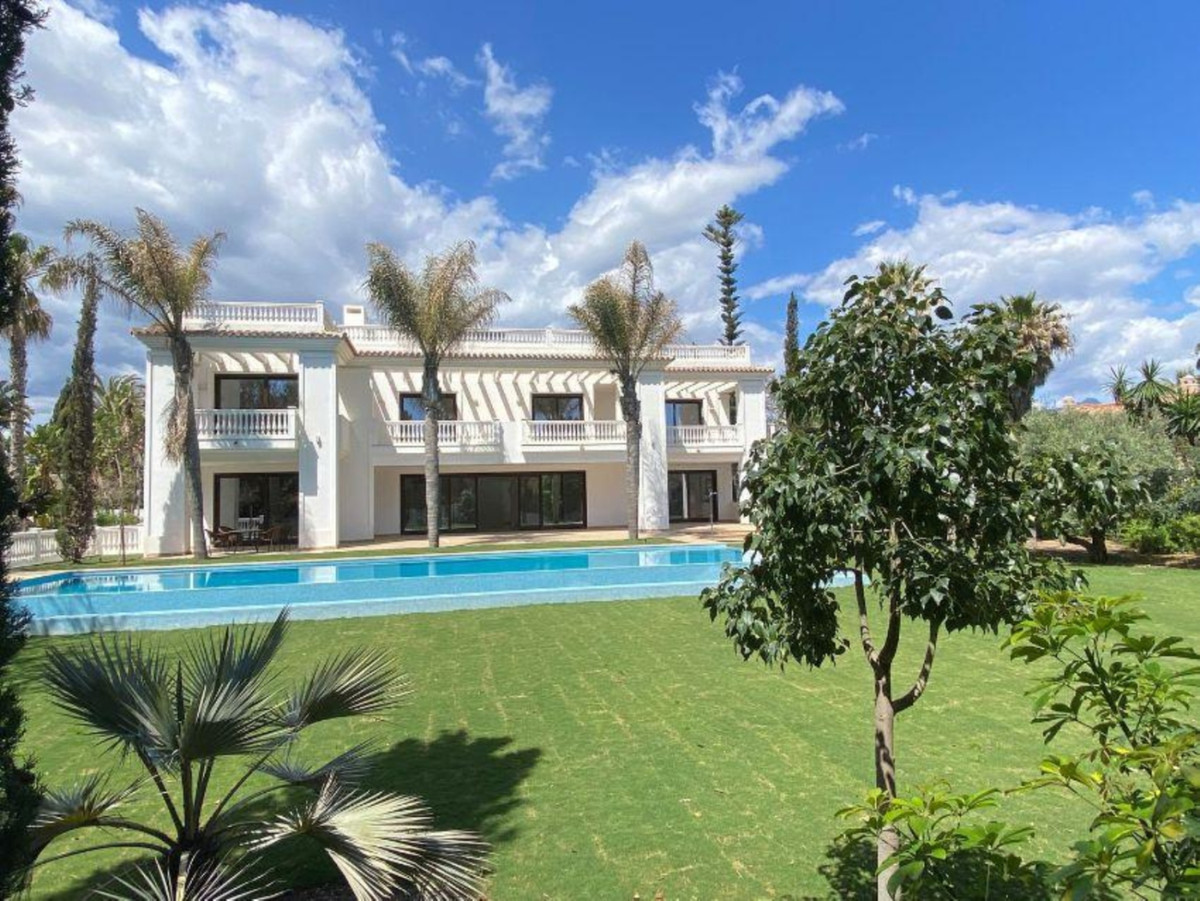 Detached Villa for sale in Guadalmina Baja R3800398