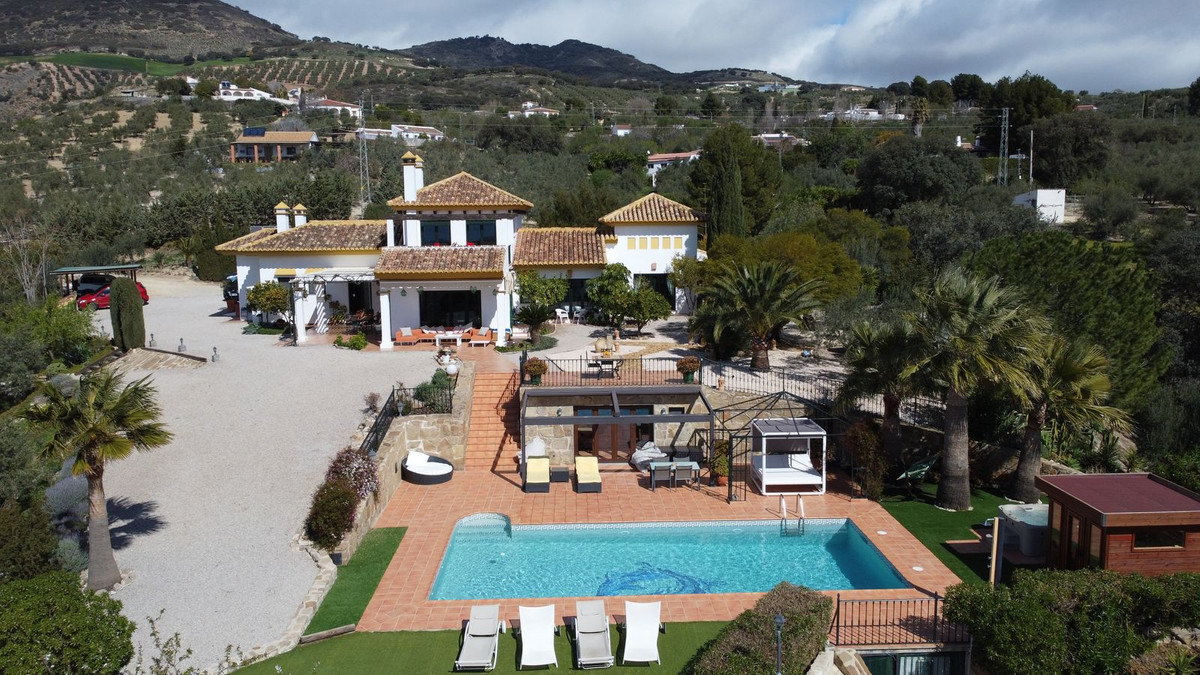 						Villa  Finca
													en vente 
																			 à Antequera
					