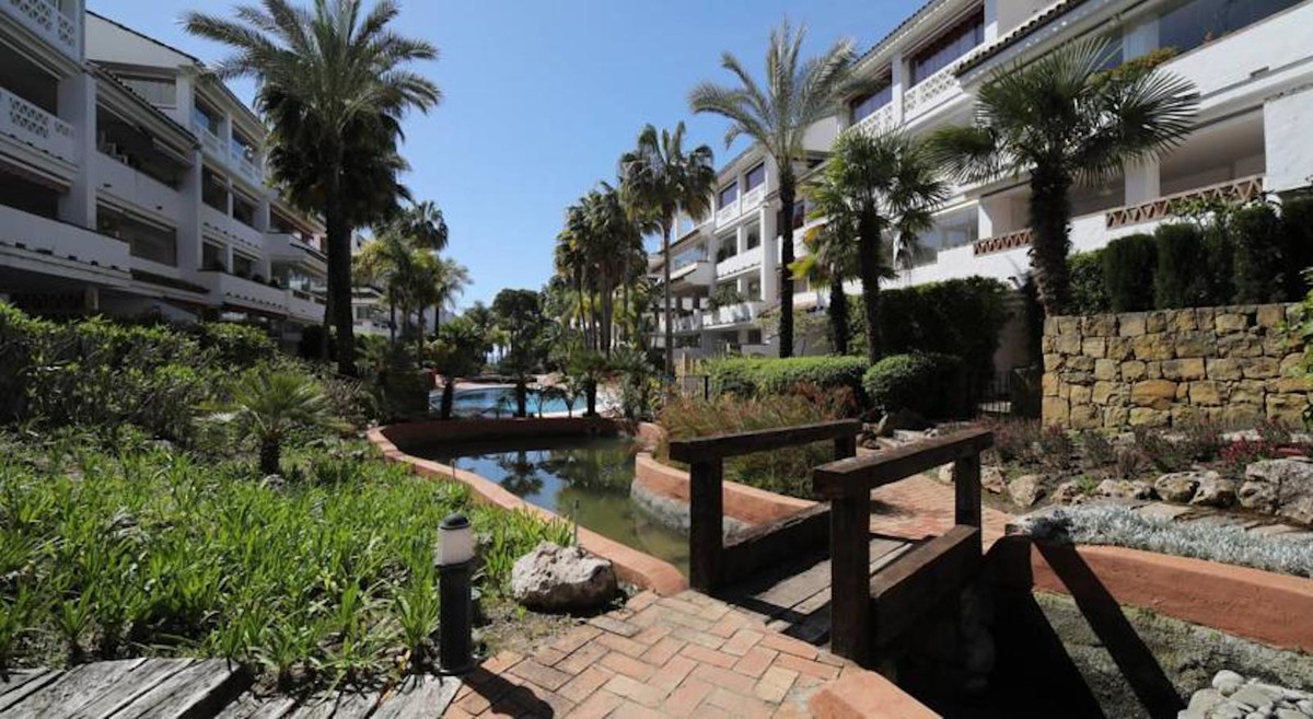Excellent apartment in Las Canas Beach, on Marbella Golden Mile, only few minutes away both from Pue, Spain