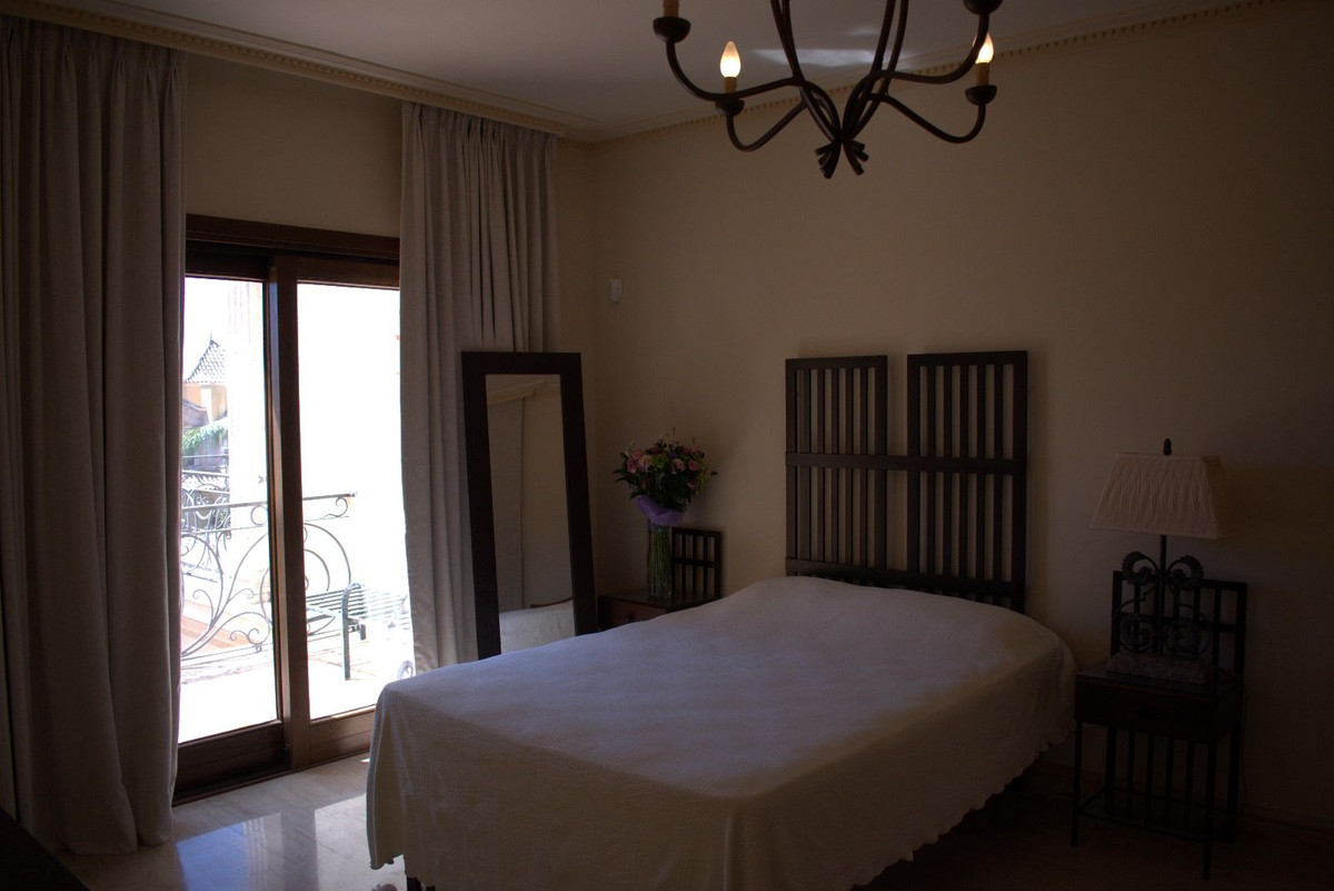 Villa con 4 Dormitorios en Venta Sierra Blanca