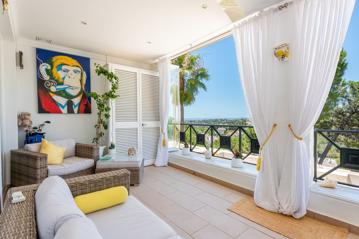 2 Bedroom Middle Floor Apartment For Sale La Quinta, Costa del Sol - HP4249594