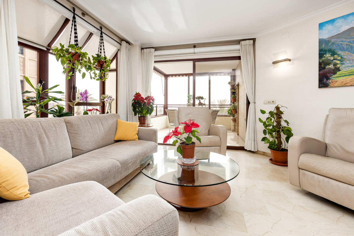 Would you like to live in one of the most exclusive areas of the city of Alicante?
 Perhaps you are , Spain