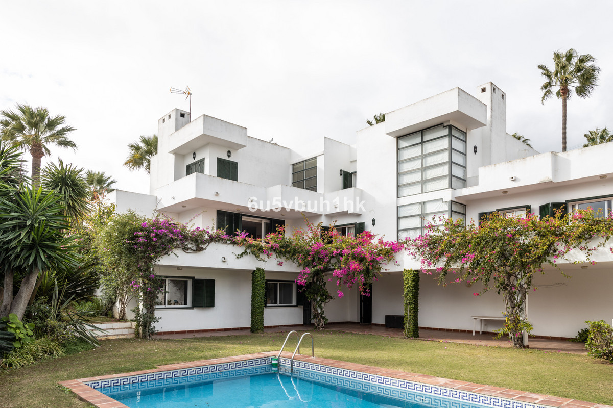 6 Bedroom Detached Villa For Sale Sotogrande, Costa del Sol - HP4656214