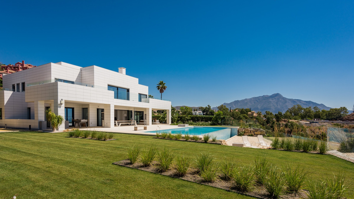 Detached Villa for sale in Monte Halcones R4300666