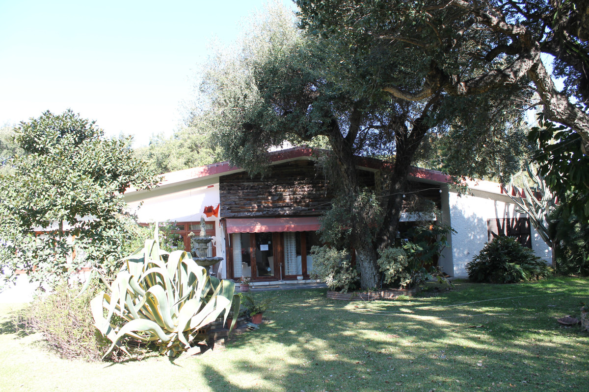 4 Bedroom Detached Villa For Sale Elviria, Costa del Sol - HP4016761