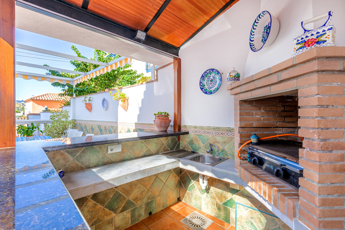 5 bed Property For Sale in La Quinta, Costa del Sol - thumb 13