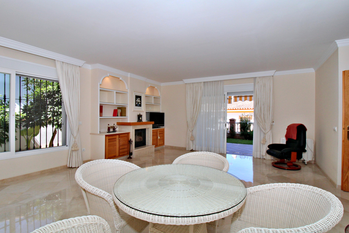 5 bed Property For Sale in La Quinta, Costa del Sol - thumb 15