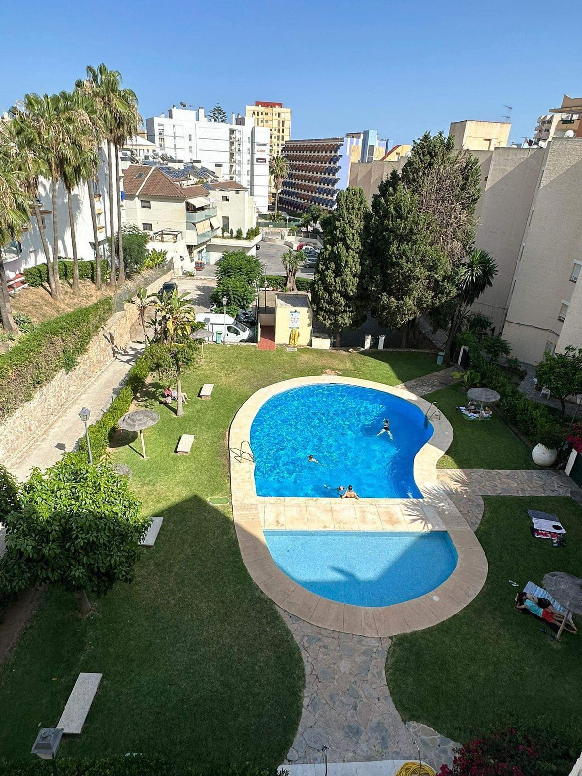 2 Bedroom Middle Floor Apartment For Sale Torreblanca, Costa del Sol - HP4627357
