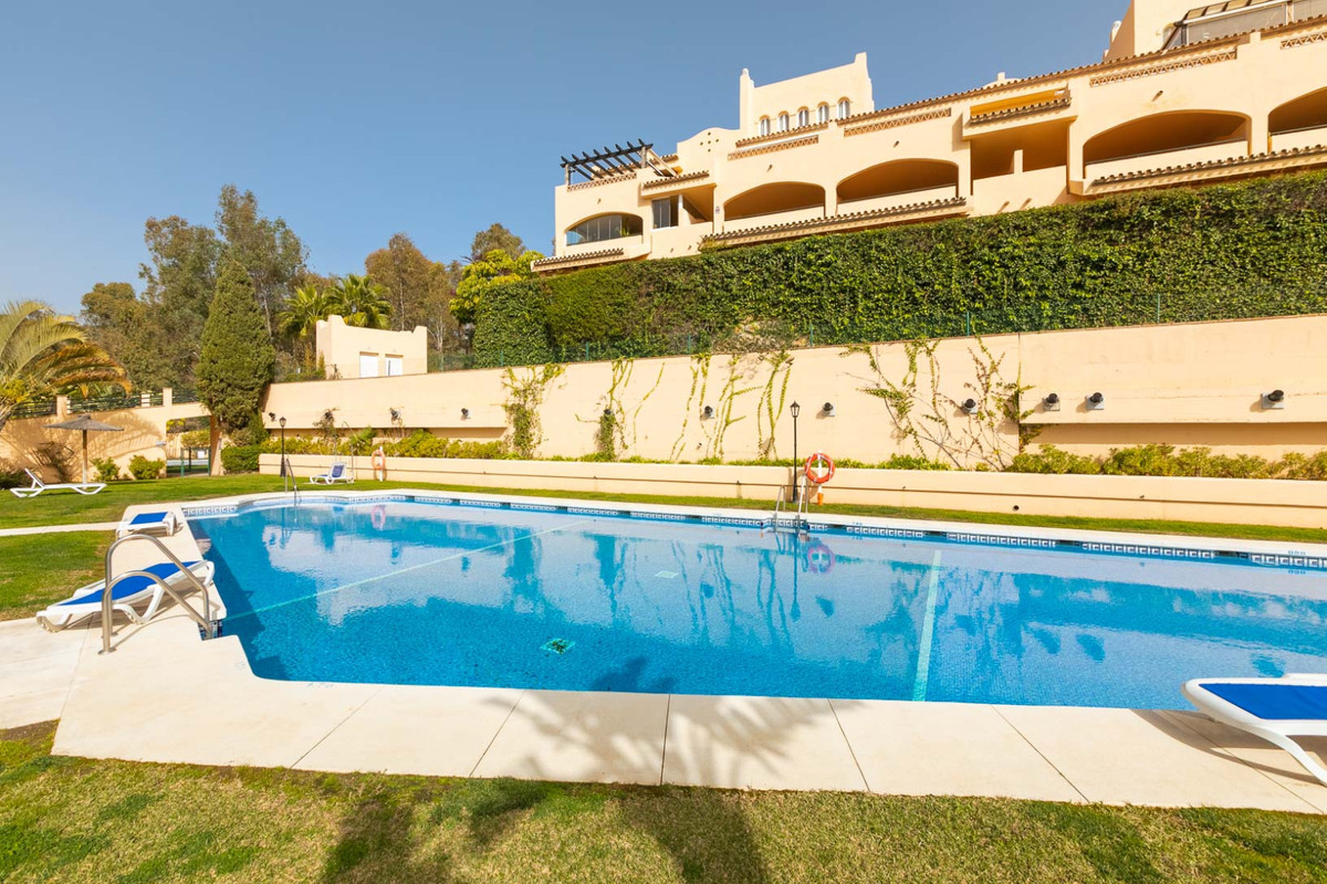 This is a spectacular corner, garden apartment in one of the best blocks of Santa Maria Village. 
Wi, Spain