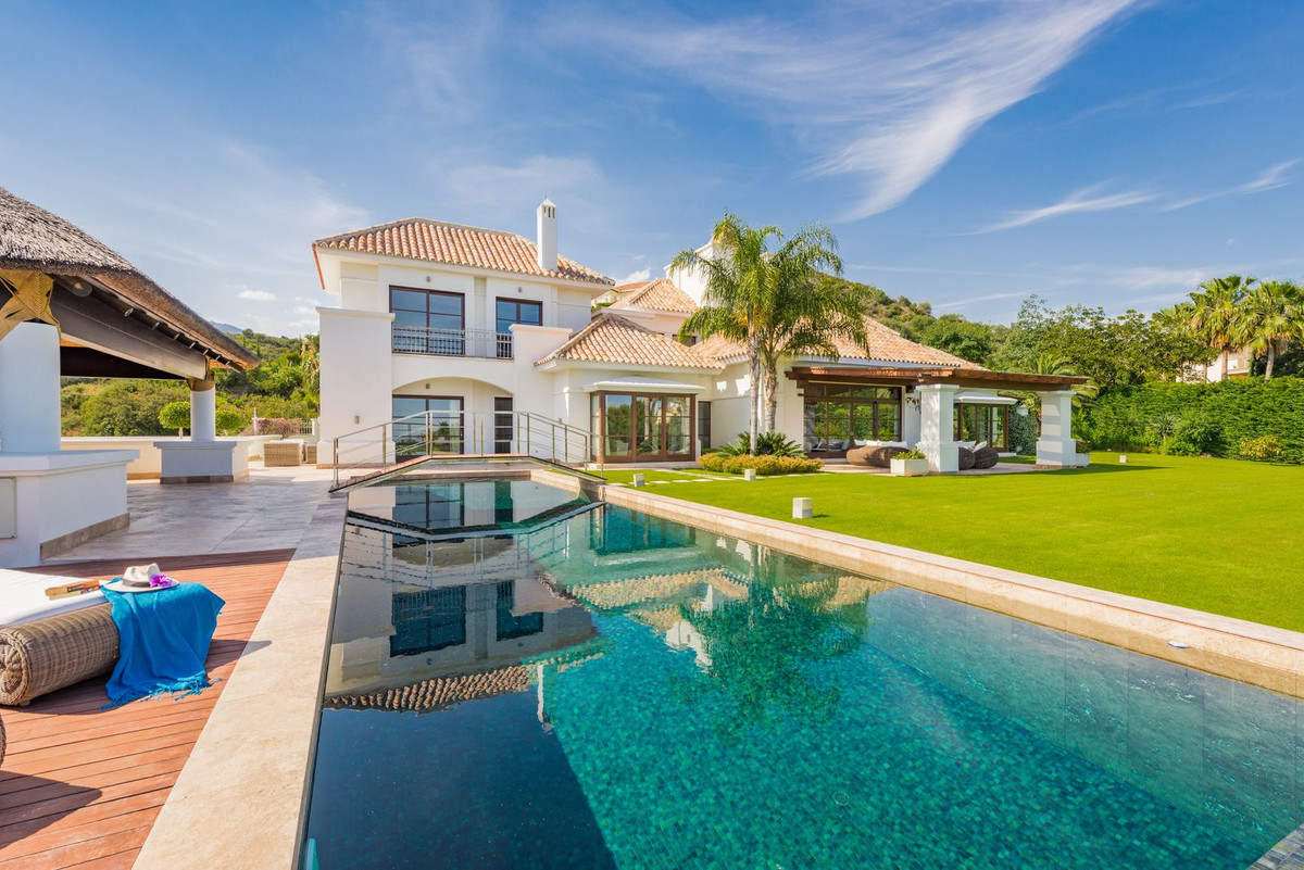 Detached Villa for sale in Nueva Andalucía R4087090