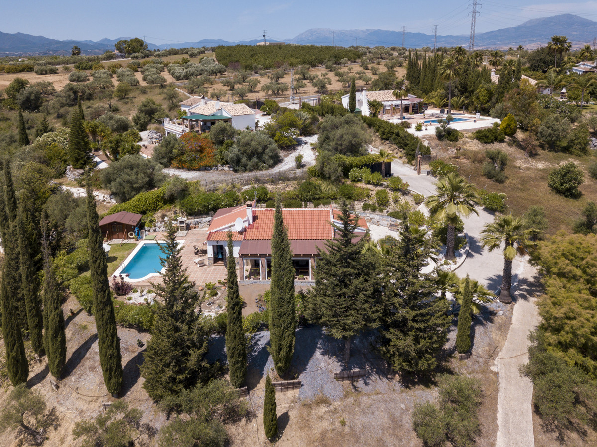 						Villa  Finca
													en venta 
																			 en Alhaurín el Grande
					