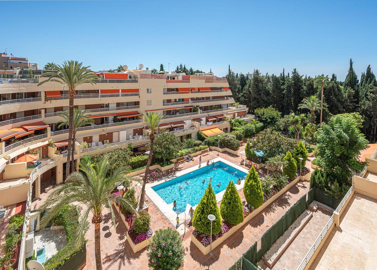 5 bedroom apartment for sale marbella