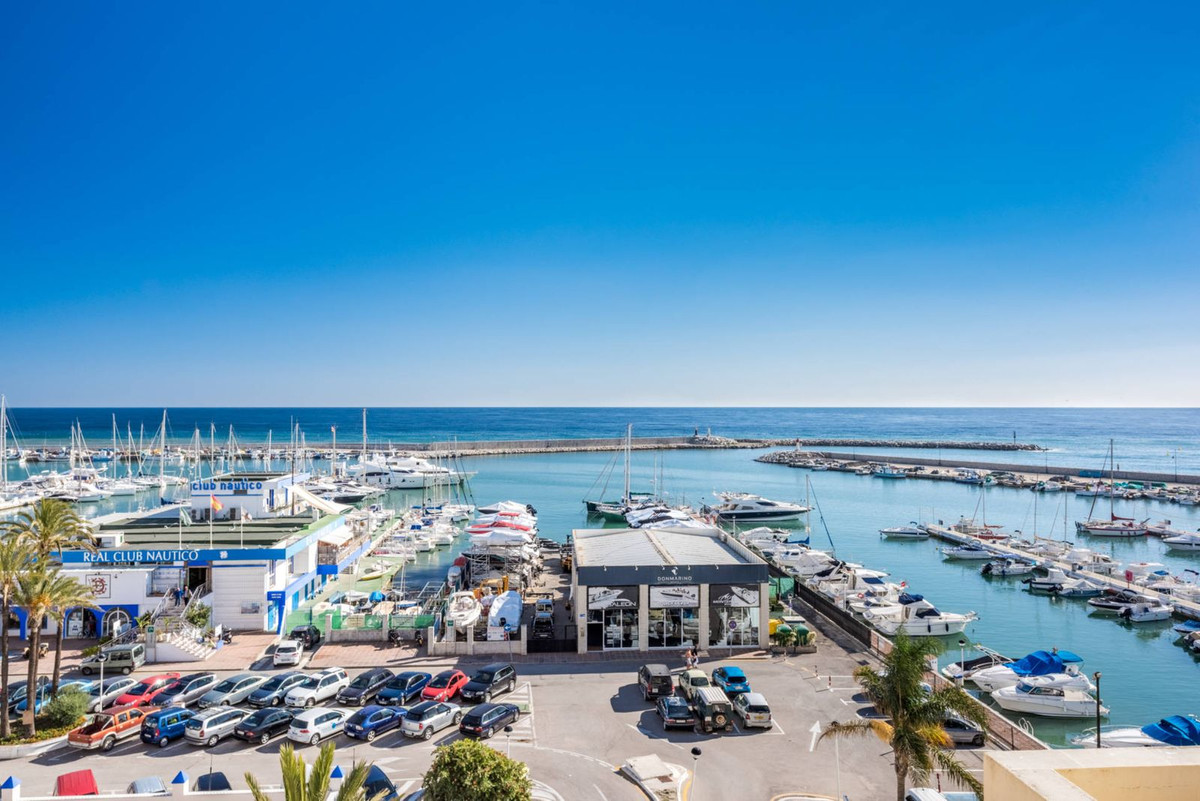COZY SMALL APARTMENT IN ESTEPONA'S MARINA
Wonderful, free and bright location in one of the hou, Spain