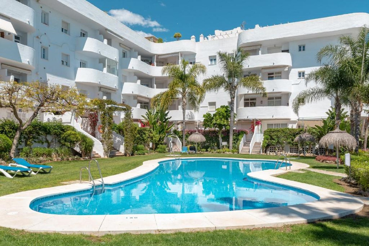 Apartment Middle Floor The Golden Mile Málaga Costa del Sol R4041916 2