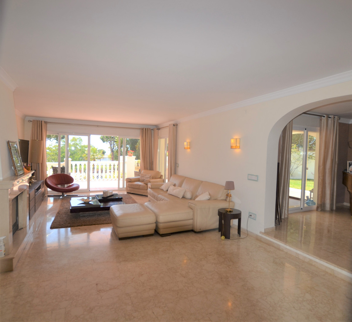 5 bedroom Villa For Sale in Calahonda, Málaga - thumb 10