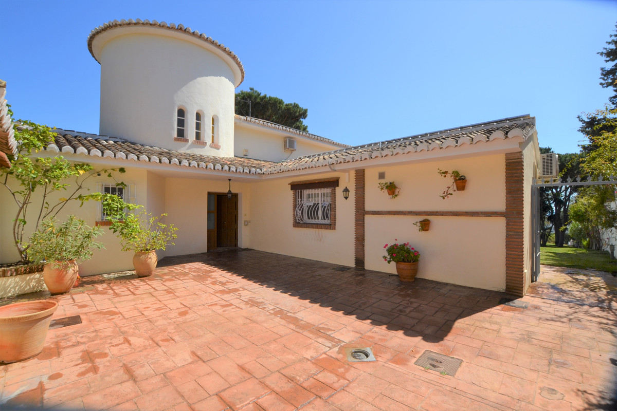 Villa Detached in Calahonda, Costa del Sol
