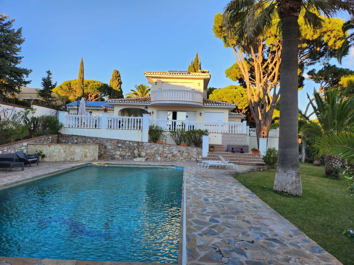 5 bedroom Villa For Sale in Calahonda, Málaga - thumb 37