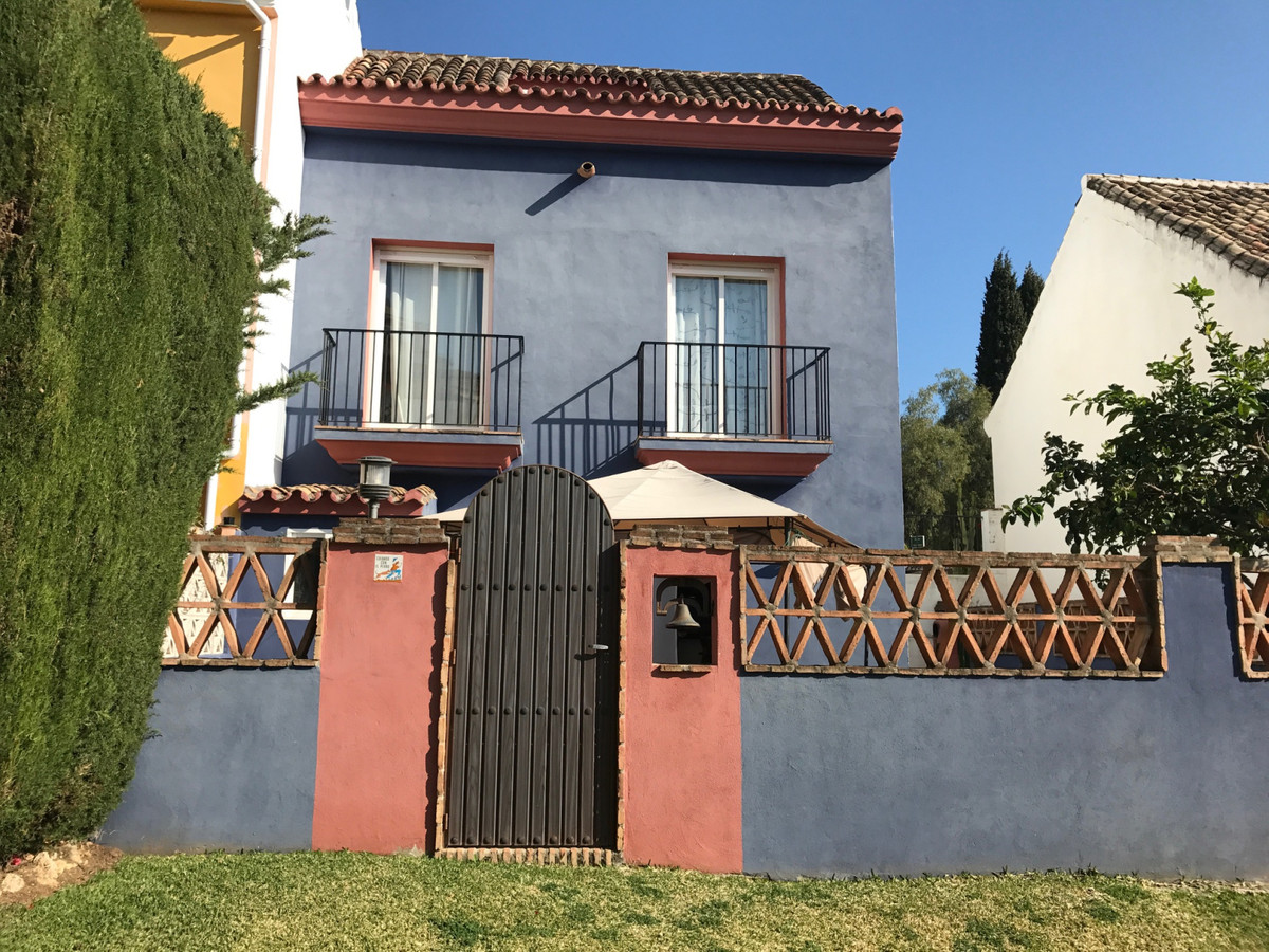 						Maison Jumelée  Mitoyenne
													en vente 
																			 à Marbella
					