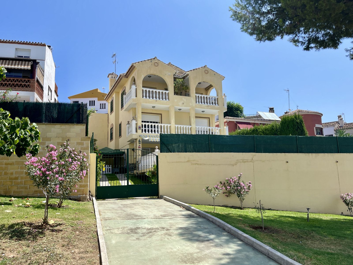 Villa Detached in El Coto, Costa del Sol
