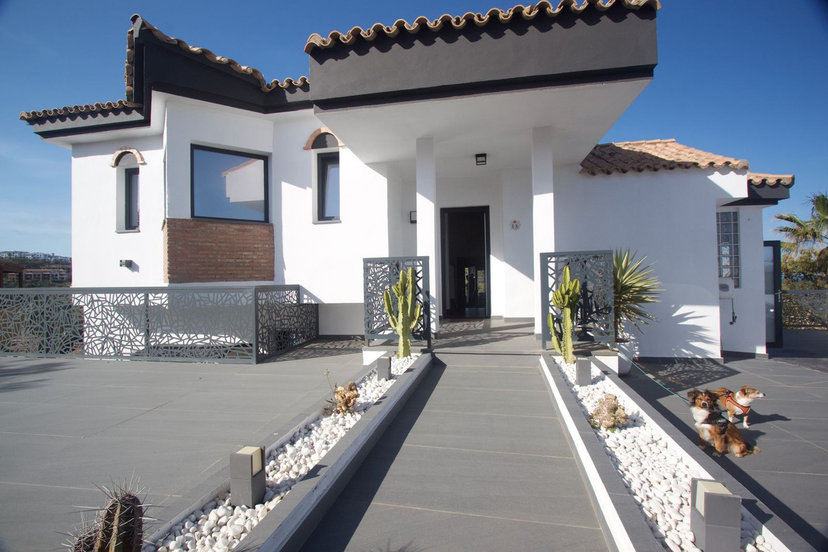 Villa te koop in La Alcaidesa R4286080