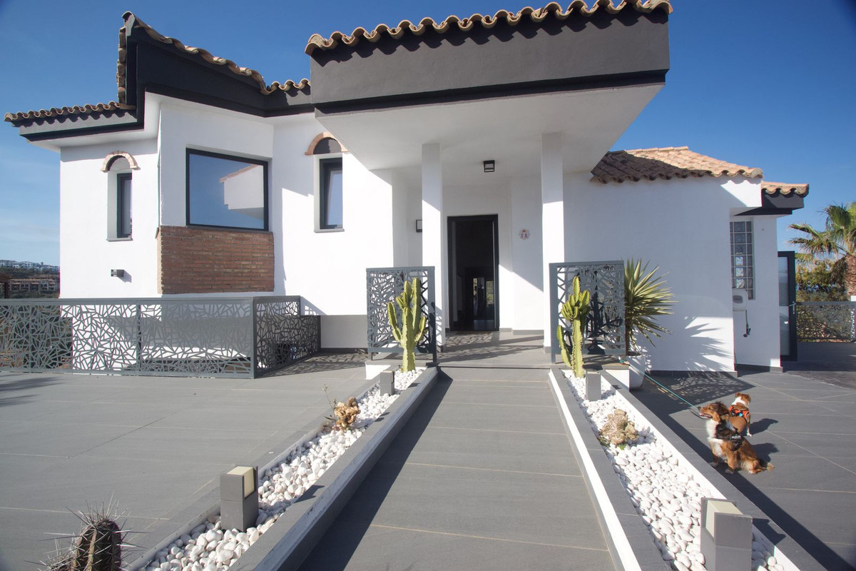 Villa te koop in La Alcaidesa R4286080