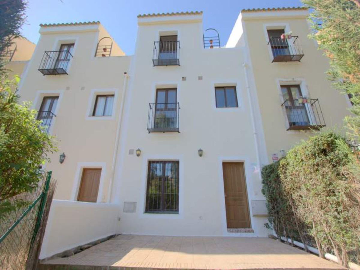Townhouse for sale in Casares, Costa del Sol