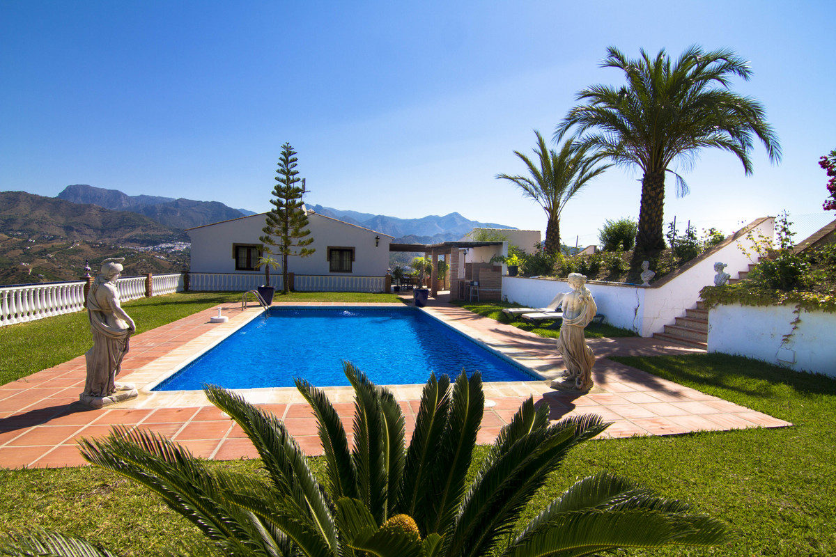 This secluded 242m2 villa has been beautifully reformed in a traditional rustic style and is located, Spain