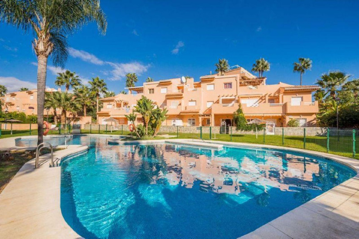 3 Bedroom Ground Floor Apartment For Sale Marbella, Costa del Sol - HP4556407