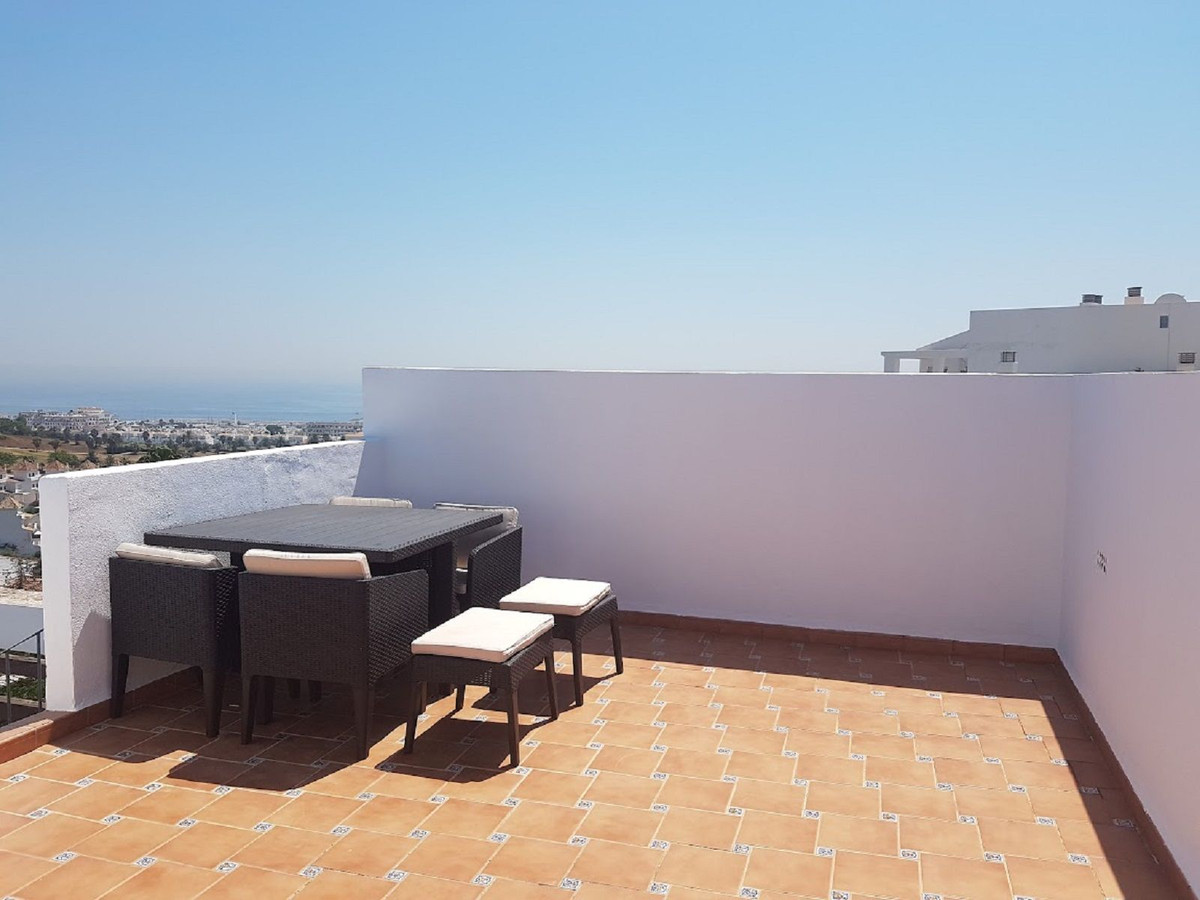 Stunning penthouse with sunroof terrace with amazing views to the coast.