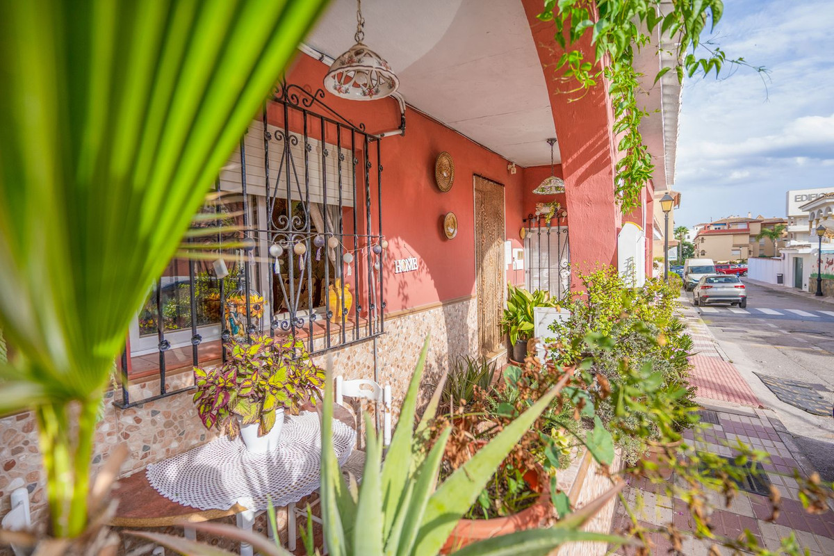 Maison Jumelée Individuelle à San Luis de Sabinillas, Costa del Sol
