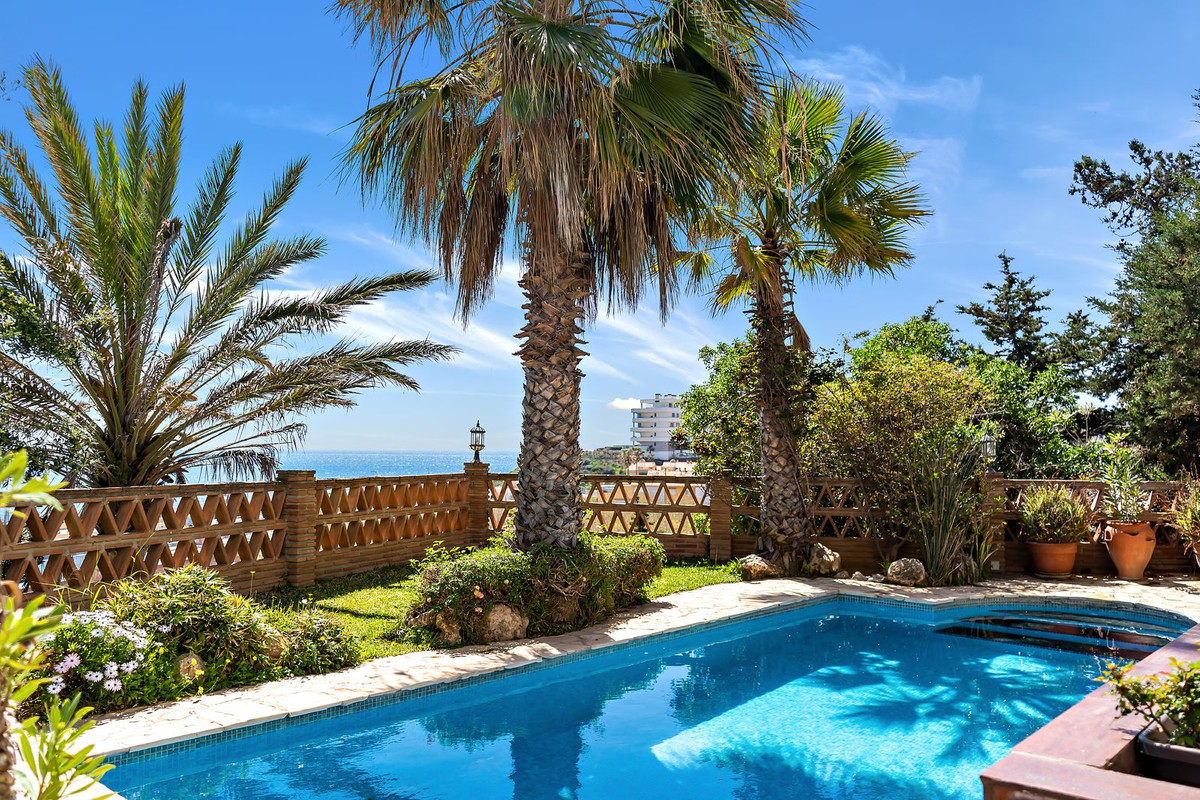 3 Bedroom Detached Villa For Sale Fuengirola, Costa del Sol - HP4644115