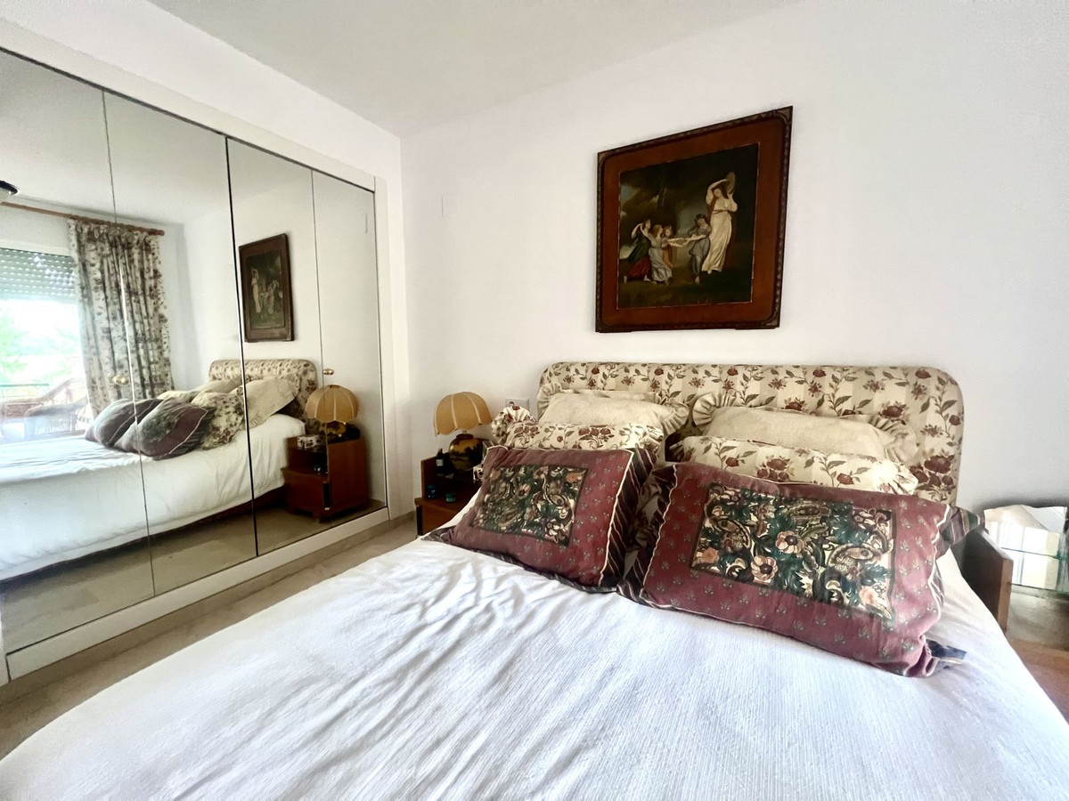 Apartamento con 3 Dormitorios en Venta Guadalmina Alta