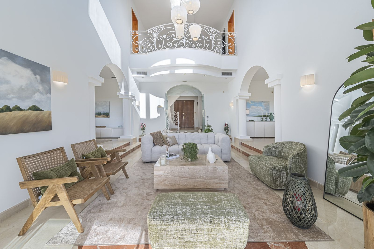Villa te koop in Nueva Andalucía R4622092