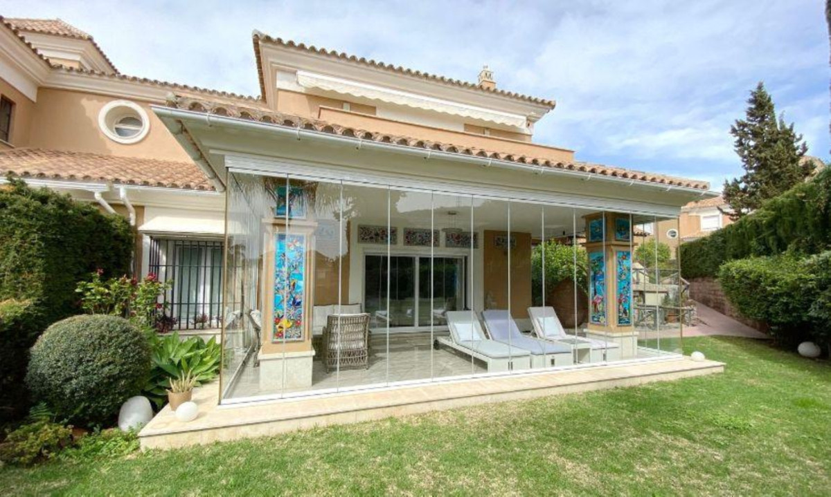 						Villa  Individuelle
													en vente 
																			 à Santa Clara
					