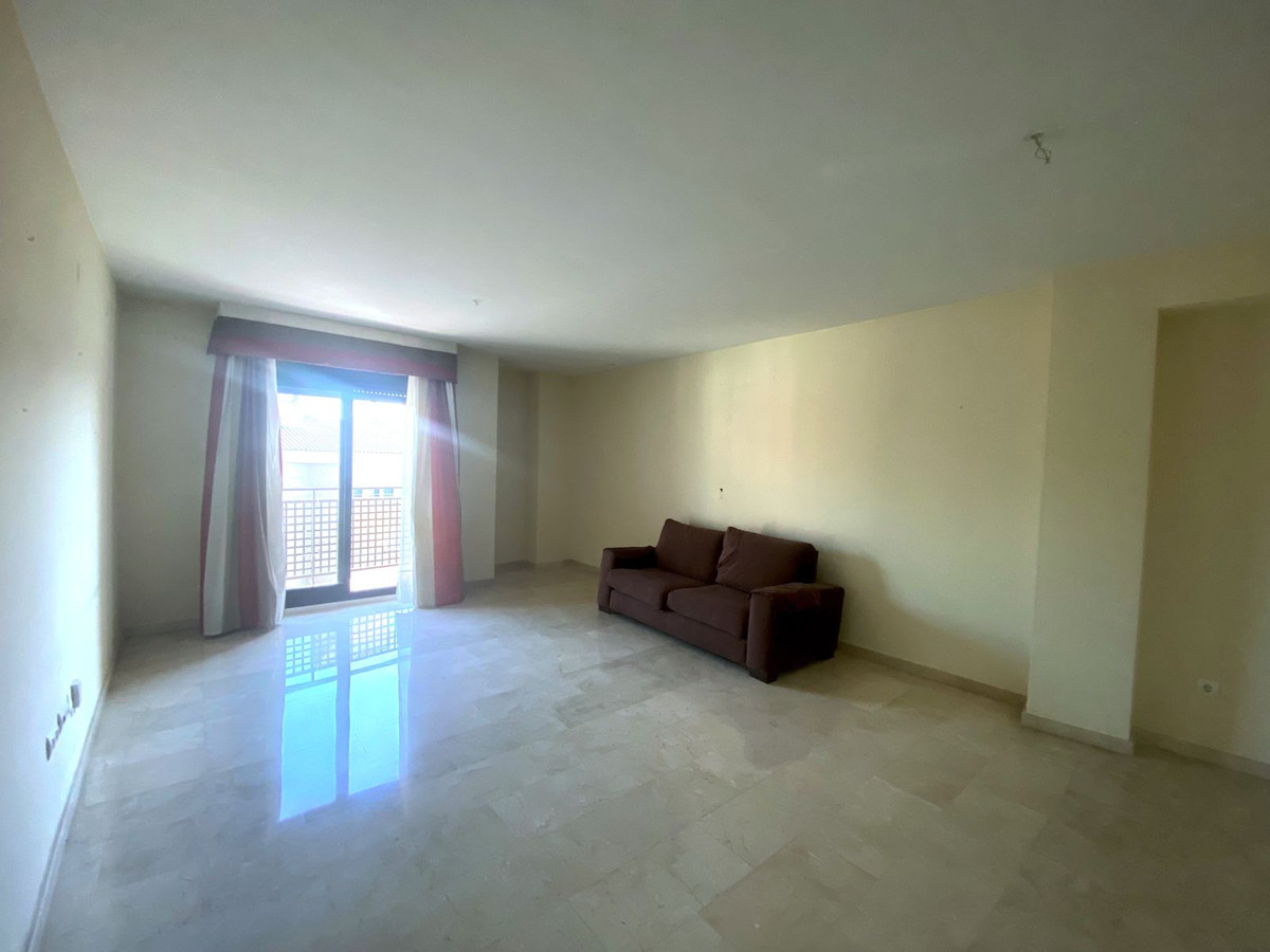 -- Quality flat in a quiet and very well maintained community --

This pleasant flat with lift has a, Spain