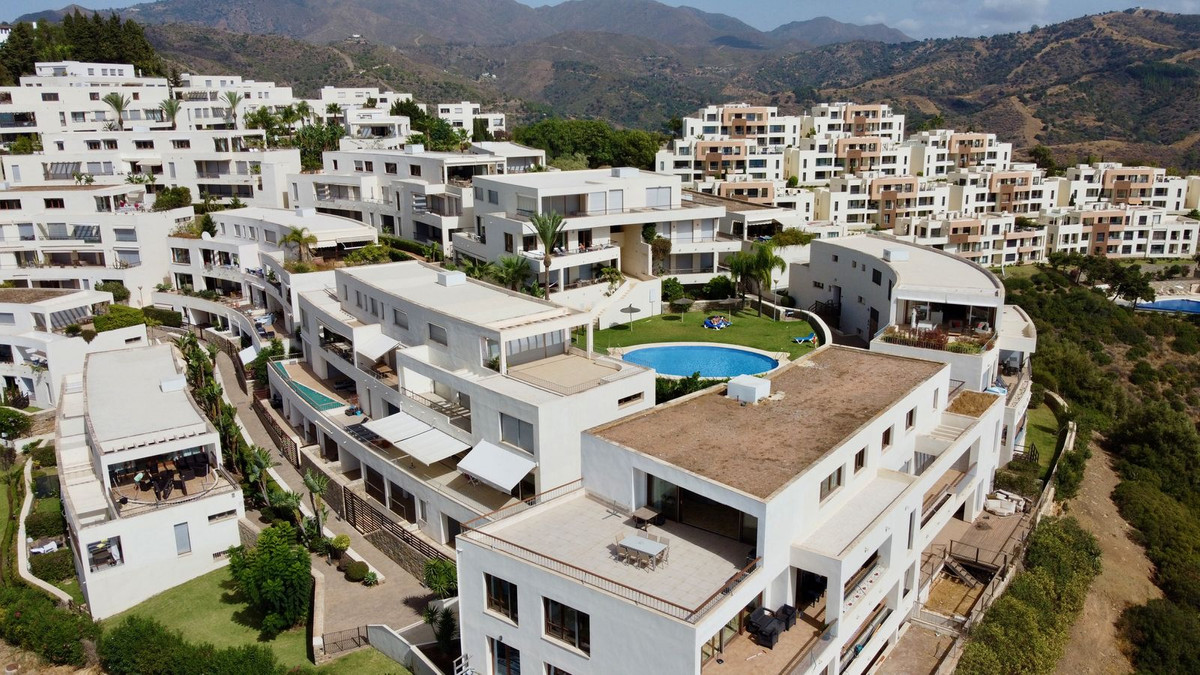 3 Bedroom Penthouse For Sale Altos de los Monteros, Costa del Sol - HP4158790