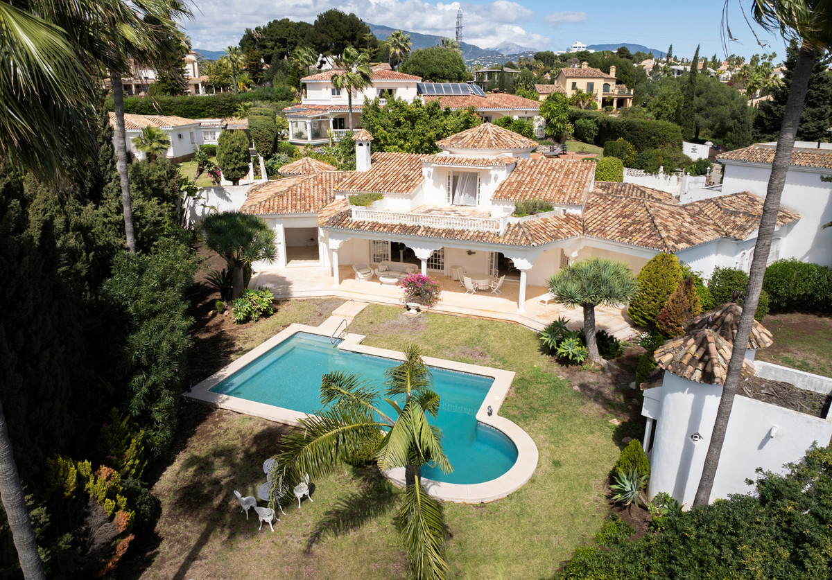 Villa - Chalet en venta en El Paraiso R4713769