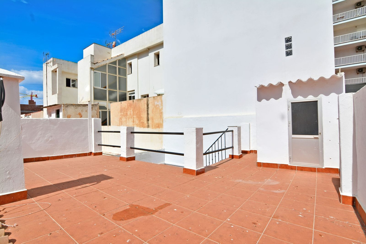 2 Bedroom Detached Villa For Sale Fuengirola, Costa del Sol - HP4307749