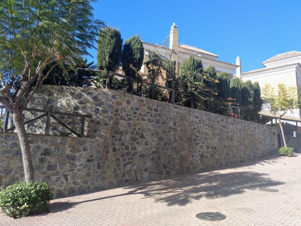4 bed Villa for sale in Marbella