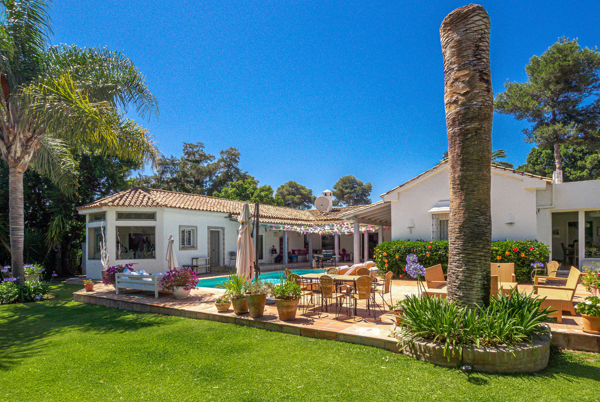 Located in Kings & Queens, the best area of Sotogrande, the house is arranged on one level aroun, Spain