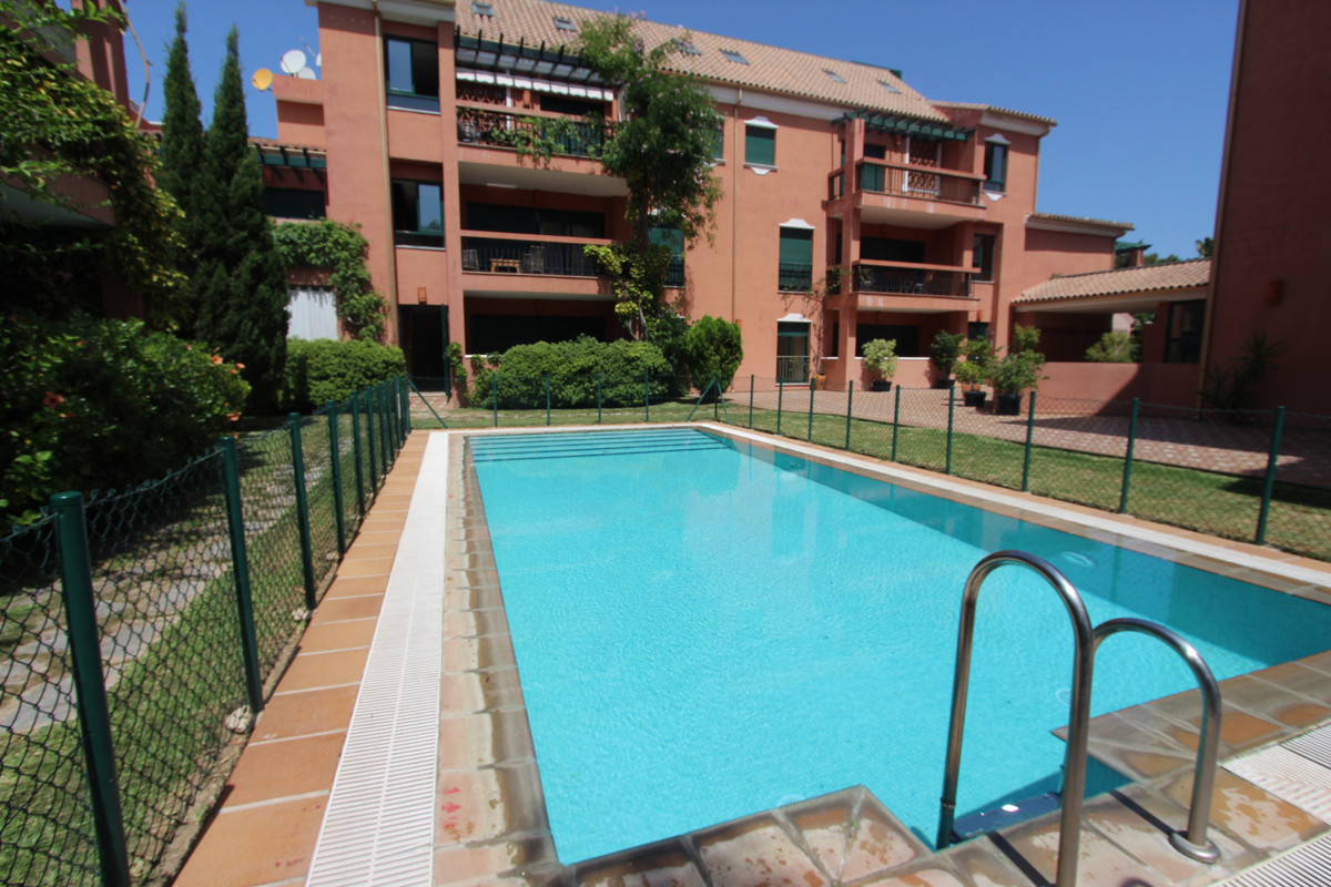 2 Bedroom Middle Floor Apartment For Sale Marbella, Costa del Sol - HP3644684
