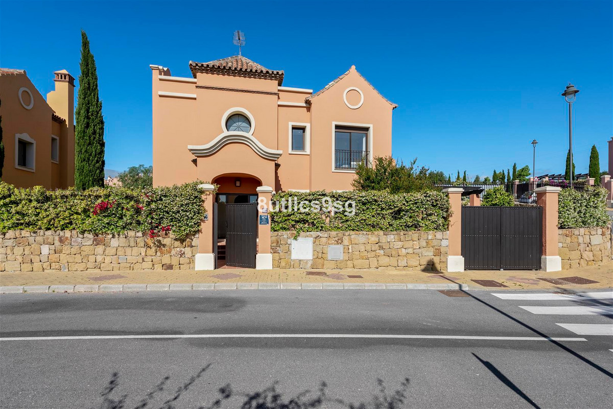 Completely new individual villa, in a gated community composed of 45 individual and semi-detached vi, Spain
