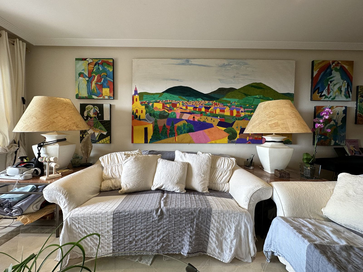 3 bedroom Apartment For Sale in Los Arqueros, Málaga